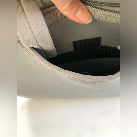 Cushioned laptop carrier - minimalist plain gray - 15” wide, 11” tall, 1” thick - Picture 8 of 9